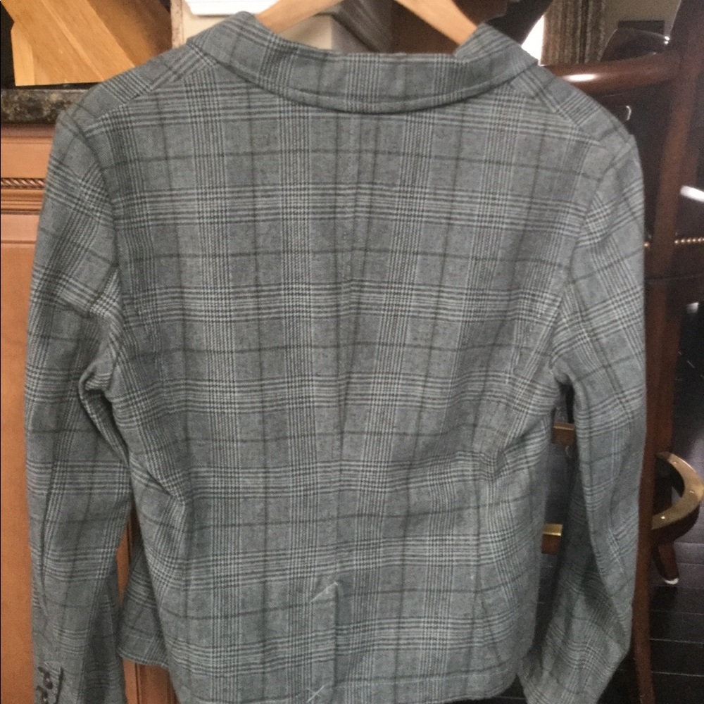 Blazer - Picture 3 of 3